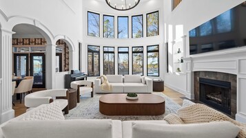 Casa (Multiple Bedrooms) | Interior