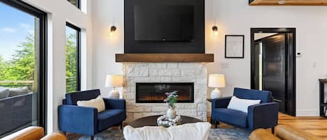 House (5 Bedrooms) | Interior