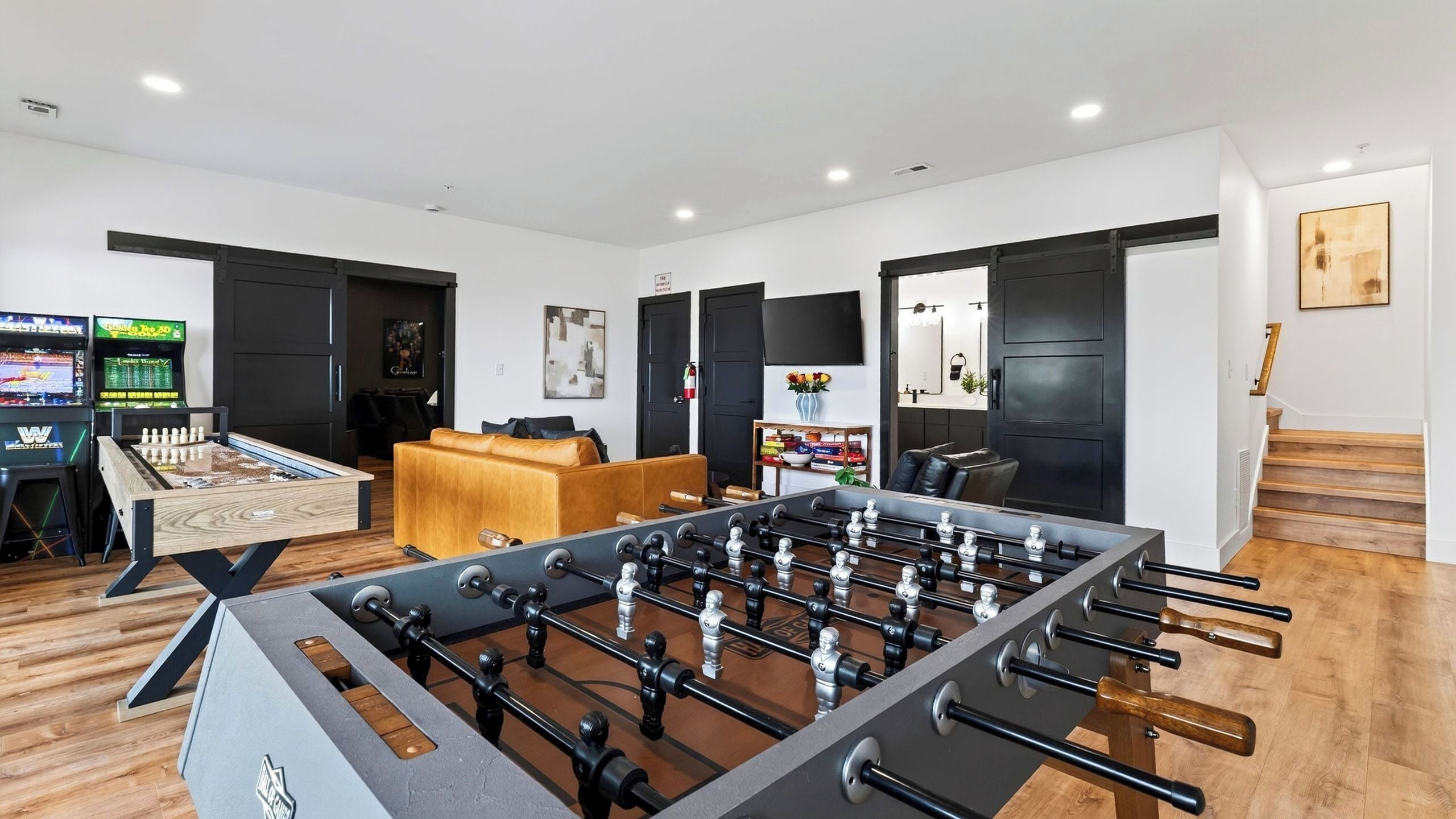 House (5 Bedrooms) | Interior