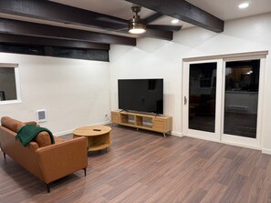 Smart TV - Upscale Tahoe Monthly - 10 Min Walk to Beach - Pet Friendly (Kings Beach)