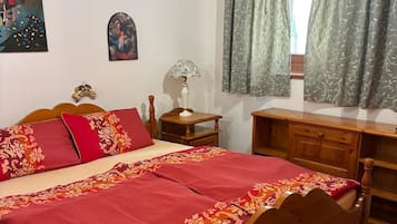 1 chambre, fer et planche Ă repasser, draps fournis