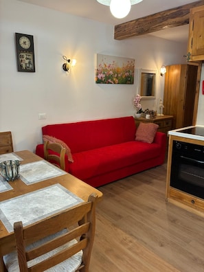 Living area - Cozy alpine apartment, 5 places, Dolomites view near Cortina and Auronzo (Perarolo di Cadore)