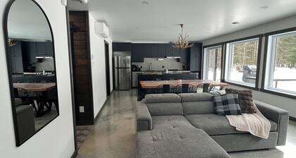 St-Alexis en escapade nature et spa. AccĂšs aux pistes de motoneiges a 3 minutes.