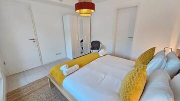 Iron/ironing board, free WiFi