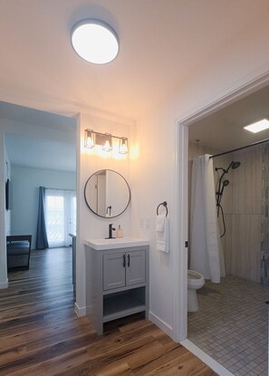 Bathroom - Waena Inn Unit 1 – Newly Renovated Maui Private Suite (Wailuku)