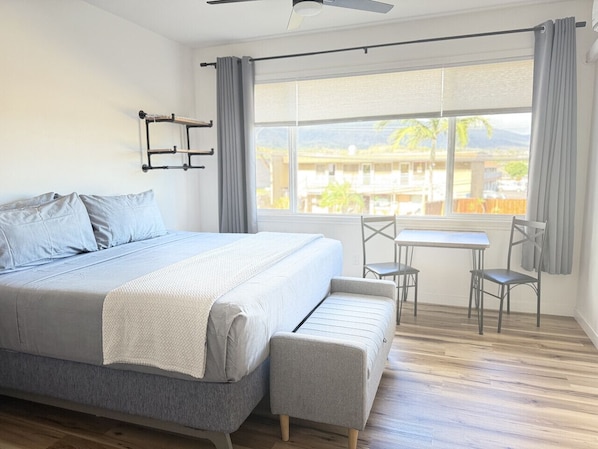 1 habitación, tabla de planchar con plancha, cuna de viaje y wifi