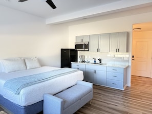 1 habitación, tabla de planchar con plancha, cuna de viaje y wifi