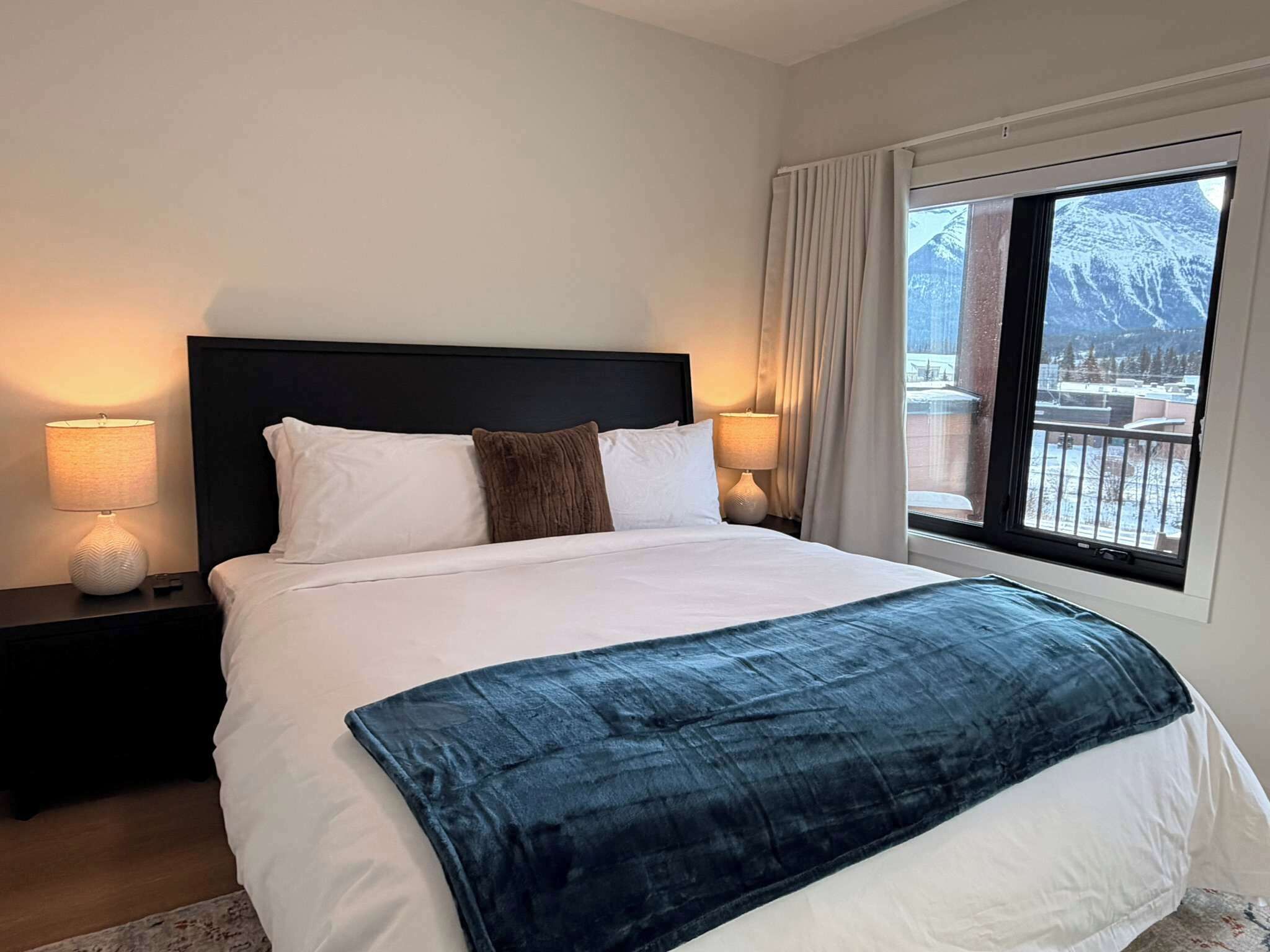 3 habitaciones, tabla de planchar con plancha, cuna de viaje y wifi 