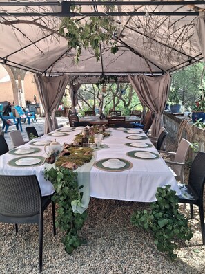 Outdoor banquet area - House Les Ribas (Le Cannet-des-Maures)