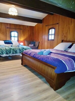 5 bedrooms, in-room safe, iron/ironing board, travel cot - House Les Ribas (Le Cannet-des-Maures)