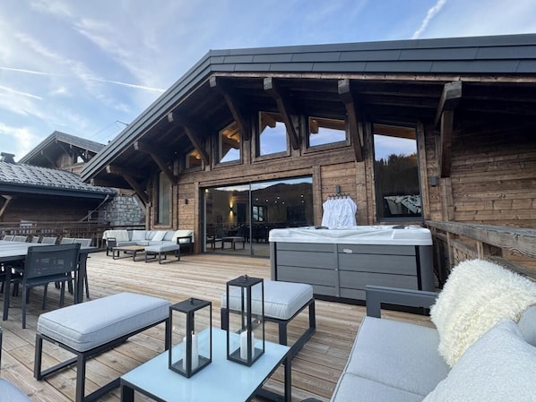 Outdoor dining - Wifi, sauna, terrace, parking, 360m², Les Gets (Les Gets)