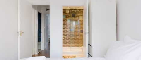 Internet, bed sheets