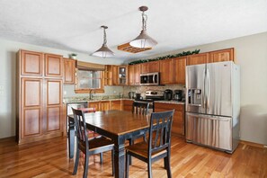 Fridge, microwave, oven, stovetop - The WoodView Hideaway | Hot Tub, Game Room & MORE! (Townsend)