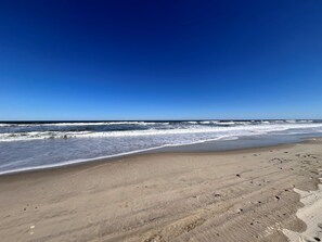 Beach - 8Min Walk2Beach,Hot tub, GameRM, Family (Corolla)