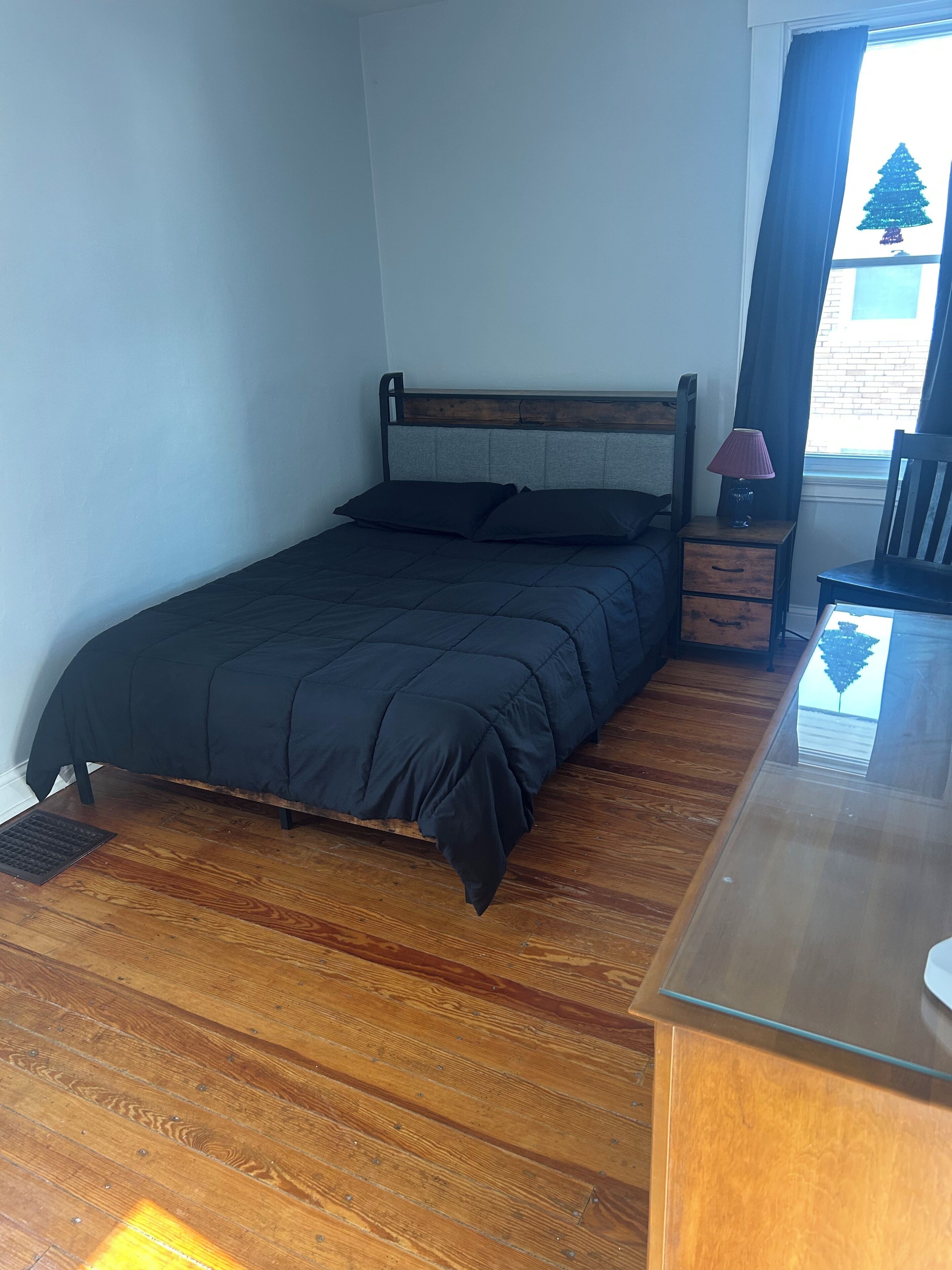 4 chambres, fer et planche à repasser, Wi-Fi, draps fournis