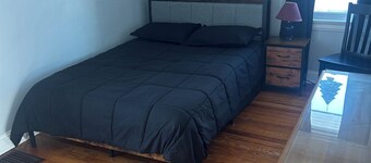 Spacious, fully furnished 4-bedroom house that can accommodate 7-8 guests!!!