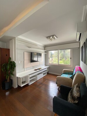 Smart TV, livros, monitores de computador