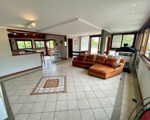 Interior - Windmills Roof (Porto Alegre)