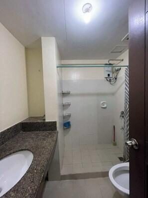Towels, soap, toilet paper - CASSANDRA RESORT TYPE CONDO (Pasig)