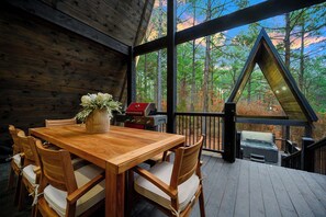 Outdoor dining - Peace ~ Relaxation ~ Comfort ~ Luxury (Broken Bow)