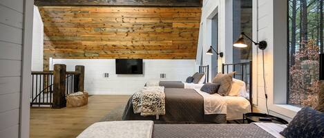 3 bedrooms, iron/ironing board, travel cot, free WiFi