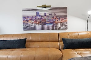 Interior - Modern 3BR Townhome in Mt. Lebanon | Garage + Easy City Access (Pittsburgh)