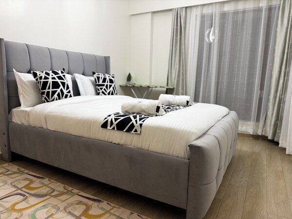 1 bedroom, iron/ironing board, free WiFi, bed sheets - Modern 1-bedroom Near Airport & Nairobi National Park (Nairobi)