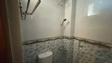 Standard Double Room | Bathroom