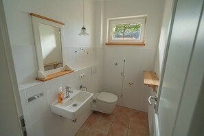 Hårtørrer, håndklæder, Sæbe, Toiletpapir