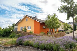 Exterior - Vacation home zum Feldblick (Andernach)