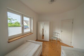 2 bedrooms, iron/ironing board, WiFi, bed sheets - Vacation home zum Feldblick (Andernach)