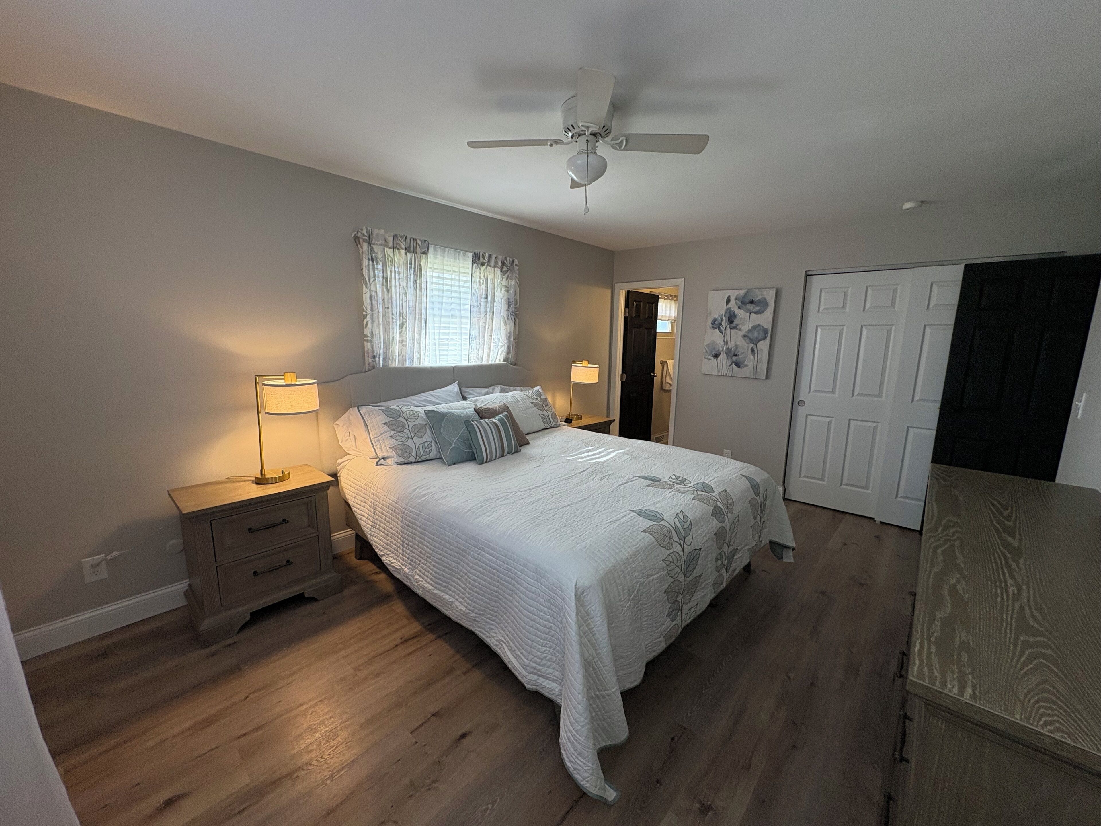 3 chambres, bureau, fer et planche à repasser, Wi-Fi gratuit