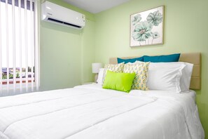 3 quartos, ferros/tábuas de passar roupa, acesso à internet