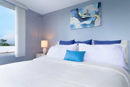 3 bedrooms, iron/ironing board, free WiFi. 3-bedroom Home with Private Jacuzzi