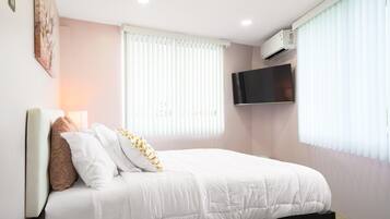 3 bedrooms, iron/ironing board, internet