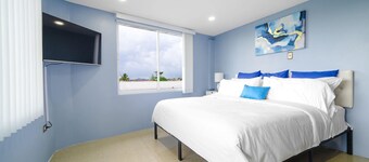 3-bedroom Home with Private Jacuzzi