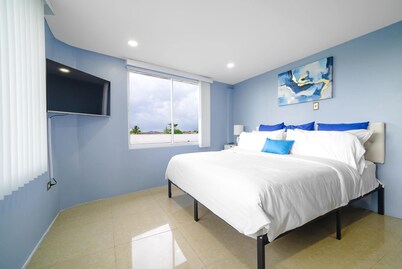 3-bedroom Home with Private Jacuzzi