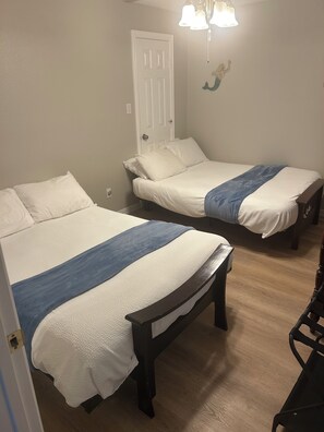 2 bedrooms, free WiFi, bed sheets - Private Resort - 1/2 mile to Beach - Tranquil 2 Bedroom in Jamaica Beach (Jamaica Beach)
