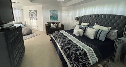 Tremendous 4-bedroom house with AC in charming Olathe