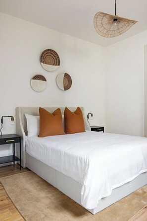 1 bedroom, WiFi, bed sheets - Porch Life and Local Nola Magic in a Newly Renovated Space! (New Orleans)