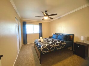4 chambres, fer et planche à repasser, Wi-Fi, draps fournis
