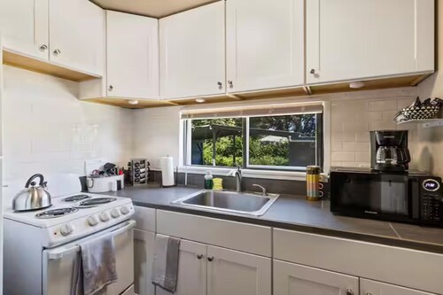Cozy Canon Escape Near Downtown Mountain Views