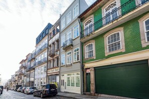 Exterior - Almada 559 - Eça Atelier by Lisbeyond (Porto)