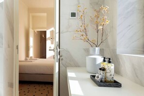 Iron/ironing board, WiFi, bed sheets - Almada 559 - Eça Atelier by Lisbeyond (Porto)
