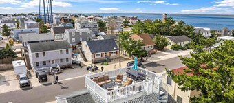Steps from the Ocean, Views of the Bay