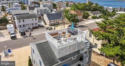 Steps from the Ocean, Views of the Bay