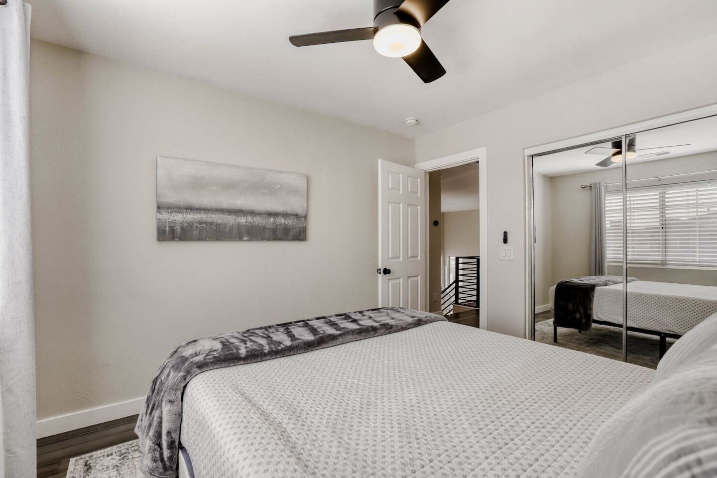 Iron/ironing board, WiFi