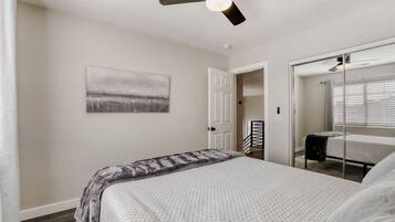 Iron/ironing board, WiFi