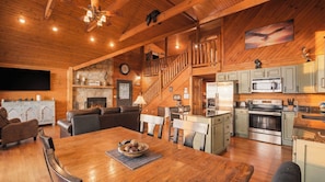 Interior - Mountain Views, Family Getaway, Pet Friendly, Game Room, Sleeps 9 (Sevierville)