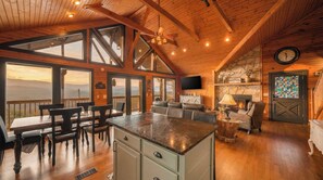 Interior - Mountain Views, Family Getaway, Pet Friendly, Game Room, Sleeps 9 (Sevierville)